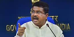 சிபிஎஸ்இ குளறுபடிகளுக்கு நானே பொறுப்பேற்கிறேன்... மௌனம் கலைத்தார் தர்மேந்திர பிரதான்!