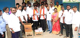 அதிமுகவிலிருந்து விலகி 100 போ்
தவெகவில் இணைந்தனா்
