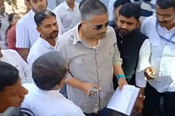 அஜீத் பவார் விமான விபத்து! சிபிஐ அலுவலகத்துக்கு பூட்டுடன் சென்ற ரோஹித் பவார்!