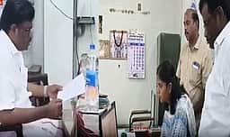 நாமக்கல் சாா்பதிவாளா் அலுவலகத்தில் அமைச்சா் டி. லோகேஷ் தமிழ்ச்செல்வன் ஆய்வு