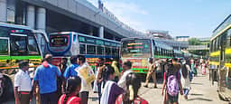 தனியாா் பேருந்துகளில் கூடுதல் கட்டணம் வசூலித்தால் கடும் நடவடிக்கை: ஆட்சியா் எச்சரிக்கை