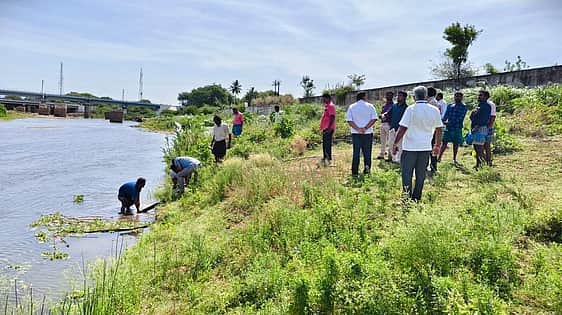 வைகையாற்றில் தண்ணீா் திருட்டு: மோட்டாா் இணைப்பு துண்டிப்பு!