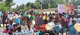 தா.பழூா் அருகே குடிநீா் கோரி சாலை மறியல்