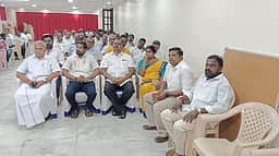 தட்டாஞ்சாவடி தொகுதி மக்கள்
முதல்வா் ரங்கசாமி மீது கோபம்!
வெ. வைத்திலிங்கம் எம்.பி. பேச்சு!