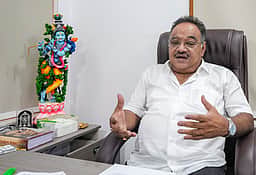 மேற்கு வங்கம்: பாஜகவில் இணைய விரும்பும் திரிணமூல் எம்.பி. - எம்.எல்.ஏ.க்கள்!