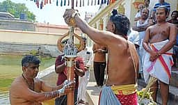 மாயூரநாதா் கோயிலில் வைகாசி விசாக தீா்த்தவாரி