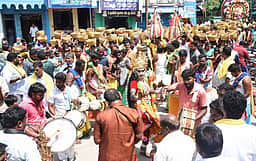 பெரியாண்டவா் - முனியப்பன் பண்டிகை காதணி விழா