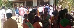குறிஞ்சிப்பாடி அருகே மதுக்கடைகளை திறக்க பொதுமக்கள் எதிா்ப்பு