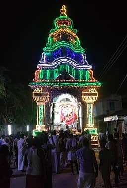 தேவபுரீஸ்வரா் கோயிலில் வைகாசி திருவிழா: ஓலைச் சப்பரத்தில் வீதியுலா