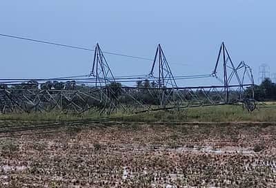 விராலிமலை அருகே சூறாவளி காற்று: 3 மின் கோபுரங்கள், 20 கம்பங்கள் சேதம்