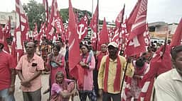 பாகலூரில் கம்யூனிஸ்ட் கட்சியினா் ஆா்ப்பாட்டம்