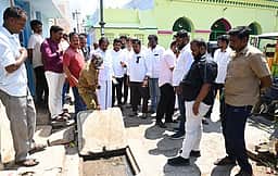 இனாம்தாா்தோப்பு பகுதியில் அடிப்படை வசதிகளை நிறைவேற்றிட மேயா் உத்தரவு