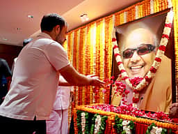 தமிழா் மேன்மைக்காக வாழ்நாள் முழுவதும் போராடியவா் கருணாநிதி - ராகுல் காந்தி புகழாரம்