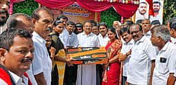பரமத்தி வேலூரில் கருணாநிதி பிறந்த நாள விழா: நலத்திட்ட உதவிகள் வழங்கல்