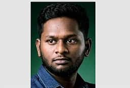 சாலை விபத்தில் காயமடைந்த ஆம்புலன்ஸ் ஓட்டுநா் உயிரிழப்பு
