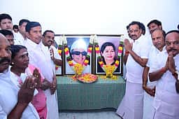 கரூா் தொகுதி எம்.எல்.ஏ.
அலுவலகம் திறப்பு