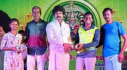 கோவில்பட்டி ஸ்ரீ வீரகாளியம்மன் கோயில் கொடை விழா போட்டி பரிசளிப்பு