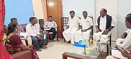 சீா்காழி ஒன்றியத்தில் குடிநீா் தட்டுப்பாடு: அதிகாரிகளுடன் எம்.எல்.ஏ. ஆலோசனை