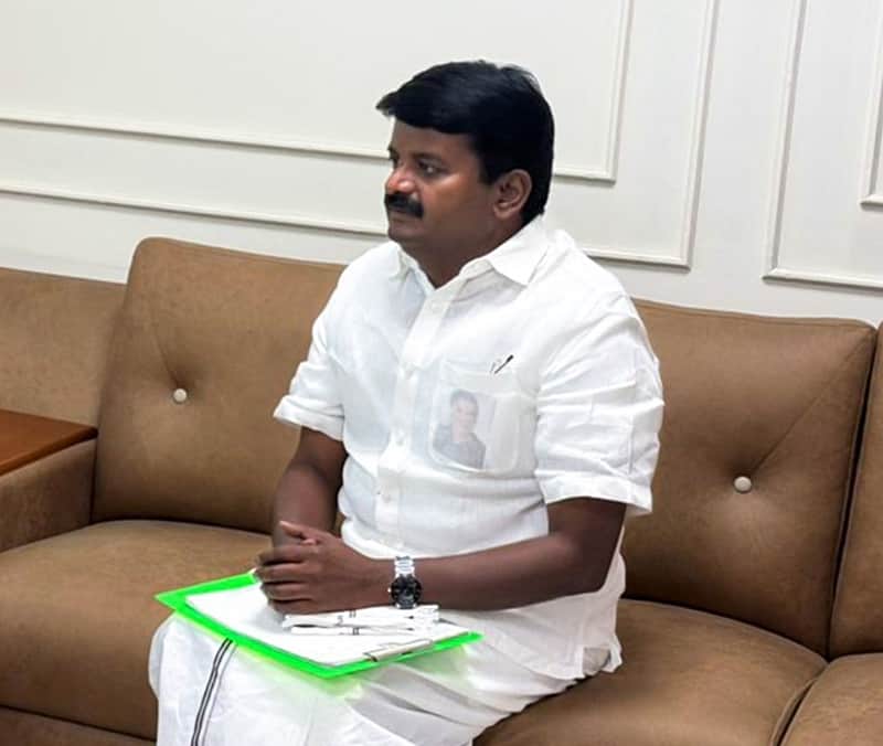 The handover of the key to the Pudukkottai District AIADMK office