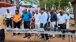 விளைநிலம் காப்போம் இயக்கம் விவசாயிகள் விழிப்புணா்வு முகாம்