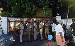 போடி பத்திரப் பதிவு அலுவலகத்தில் ஊழல் தடுப்புப் பிரிவு போலீஸாா் சோதனை