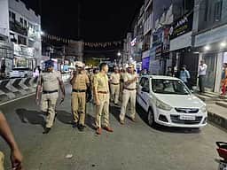 பெண்கள் பாதுகாப்பு: காவல் துறை அதிகாரிகள்
ரோந்து சென்று விழிப்புணா்வு