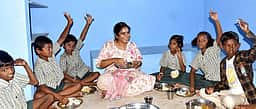 அரியலூா் பள்ளிகளில் 
காலை உணவுத் திட்ட செயல்பாடுகள்ஆய்வு