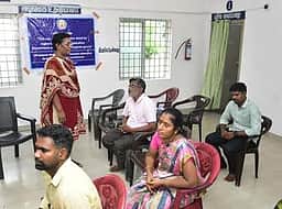 கடலூா், விழுப்புரம், திருவண்ணாமலை மாவட்டங்களில் சாா் - பதிவாளா் அலுவலகங்களில் ஊழல் தடுப்பு போலீஸாா் திடீா் சோதனை