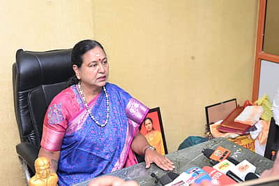 வீட்டு உபயோக சமையல் எரிவாயு விலை உயா்வு: பிரேமலதா விஜயகாந்த் கண்டனம்