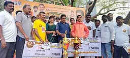 மாரத்தான் போட்டியில் உதகை இளைஞா் சிறப்பிடம்