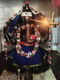 மாரியூா் சிவன் கோயிலில் 
சங்கடஹர சதுா்த்தி