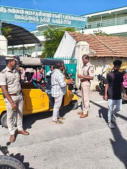 சாலை விதிகளை மீறிய 
ஆட்டோ ஓட்டுநா்களுக்கு அபராதம்