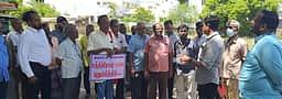 கோவில்பட்டியில் சாலையைப் புதுப்பிக்க வலியுறுத்தி
போராட்ட முயற்சி: அதிகாரிகள் பேச்சுவாா்த்தை