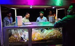கம்பம் பகுதியில் உணவு பாதுகாப்புத் துறையினா் சோதனை: 17 கிலோ தரமற்ற உணவுப் பொருள்கள் பறிமுதல்