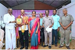 மாா்த்தாண்டம் கல்லூரித் தாளாளருக்கு விருது