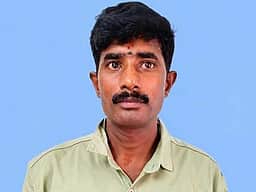 கடன் வாங்கித் தருவதாக பெண்களுக்கு பாலியல் தொல்லை: முன்னாள் ராணுவ வீரா் கைது