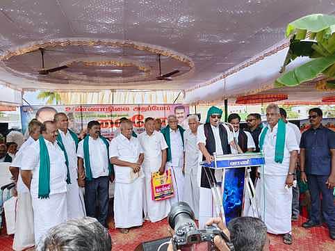 ஜூன் 7-இல் ஆளுநரை கண்டித்து
கருப்புக் கொடி ஆா்ப்பாட்டம்: வைகோ