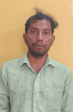 ரூ. 10 லட்சம் கடனை திரும்பத்தருமாறு 
 கேட்ட ஆசிரியரை கொன்ற உறவினா் கைது