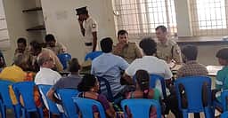 காவல் நிலையங்களில் நிலுவை புகாா்கள்: ஒரே நாளில் 60 மனுக்கள் மீது தீா்வு