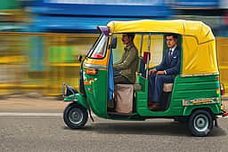 தவறுதலாக அனுப்பிய ரூ, 15,682: ஆட்டோ ஓட்டுநரின் செயலால் நெகிழ்ந்த நிறுவனத் தலைவர்!
