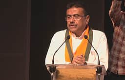 ஊடுருவல்காரர்கள் விருந்தினர்கள் அல்ல; உணவு, மருந்து கிடையாது: சுவேந்து அதிகாரி