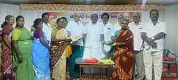 வணிகா் சங்கங்கள் பேரமைப்பு சாா்பில் நல உதவிகள் அளிப்பு