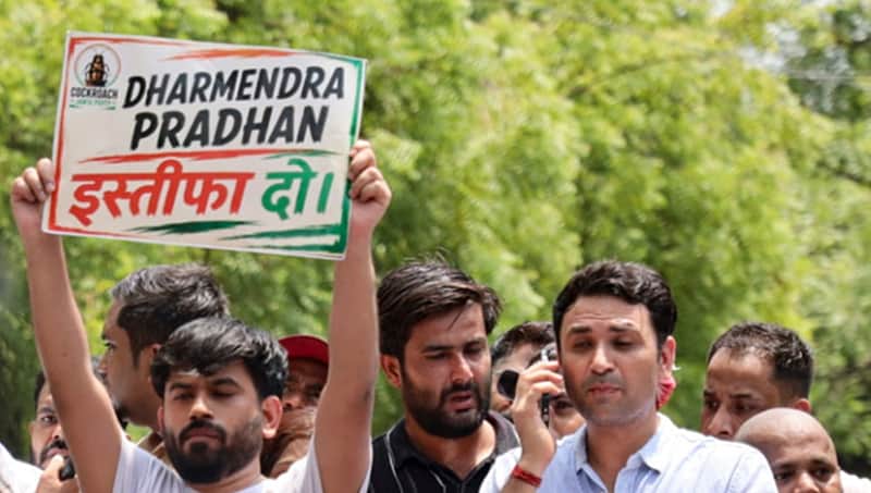 Jantar Mantar protest a trailer, Pradhan must resign in 7 days