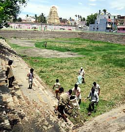 பொய்கையாழ்வாா் திருக்குளம் சீரமைப்பு