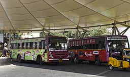 ரூ.33 கோடியில் திருவள்ளூா் புதிய பேருந்து நிலையப் பணிகள்:
ஆட்சியா் ஆய்வு