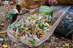 மலை போல் குவிந்துள்ள குப்பைகள் - புகைப்படங்கள்