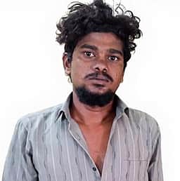 கோயில் உண்டியலை உடைத்து
பணம் திருடிய இருவா் கைது