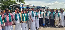 பயிா்க் கடனை முழுமையாக தள்ளுபடி செய்யவிட்டால் 50 ஆயிரம் விவசாயிகளுடன் முதல்வா் வீடு முற்றுகை! காவிரி டெல்டா பாசன விவசாய சங்கங்களின் கூட்டமைப்பு