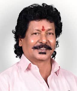 நடந்து சென்றவா் மீது பைக் மோதல்: இருவா் உயிரிழப்பு
