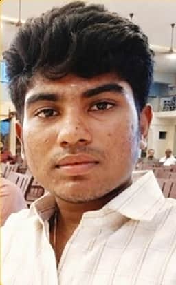 பைக்கிலிருந்து தவறி விழுந்த மாணவா் உயிரிழப்பு